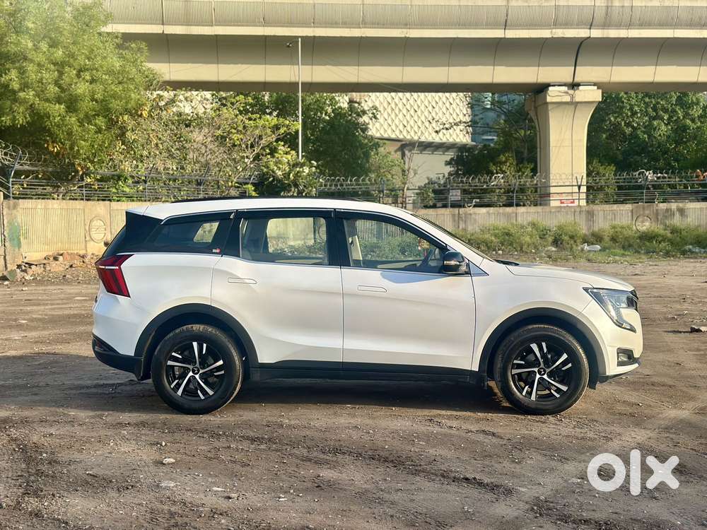 Mahindra Xuv700 2.0 Mx Petrol Mt 5 Str, 2023, Petrol