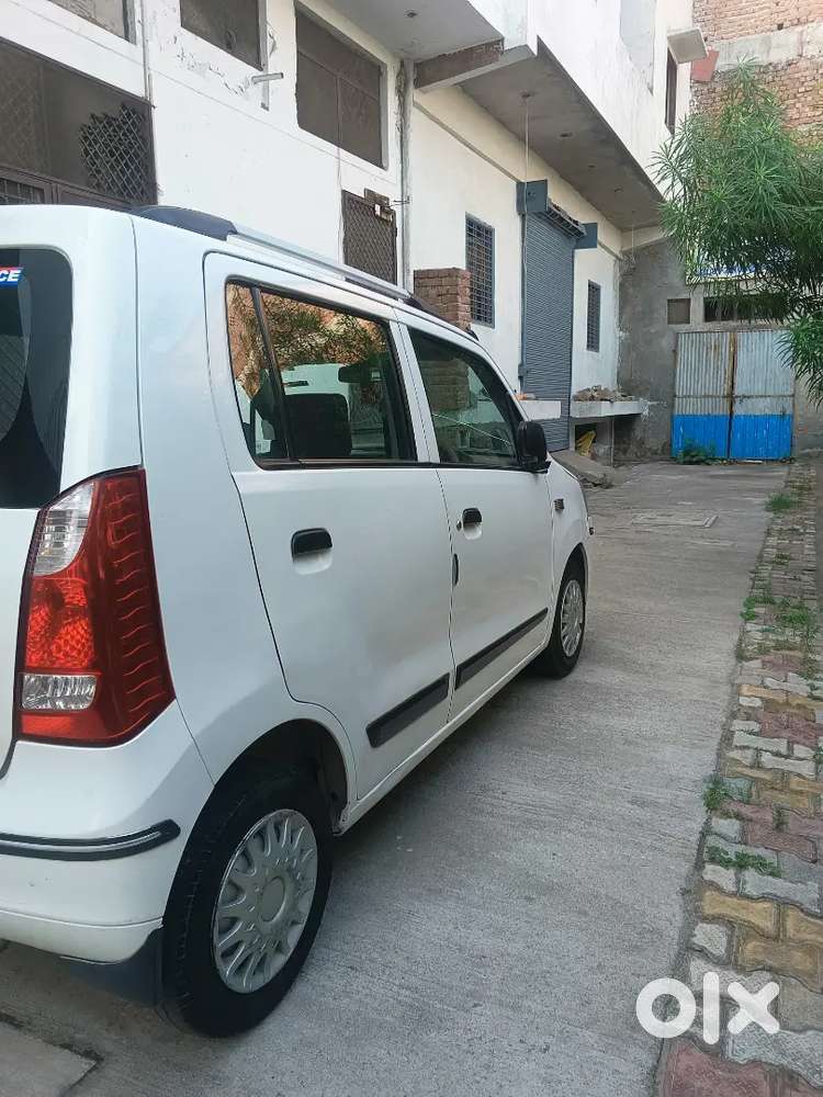 Wegnor Lxi 2015 Petrol  1st Owner