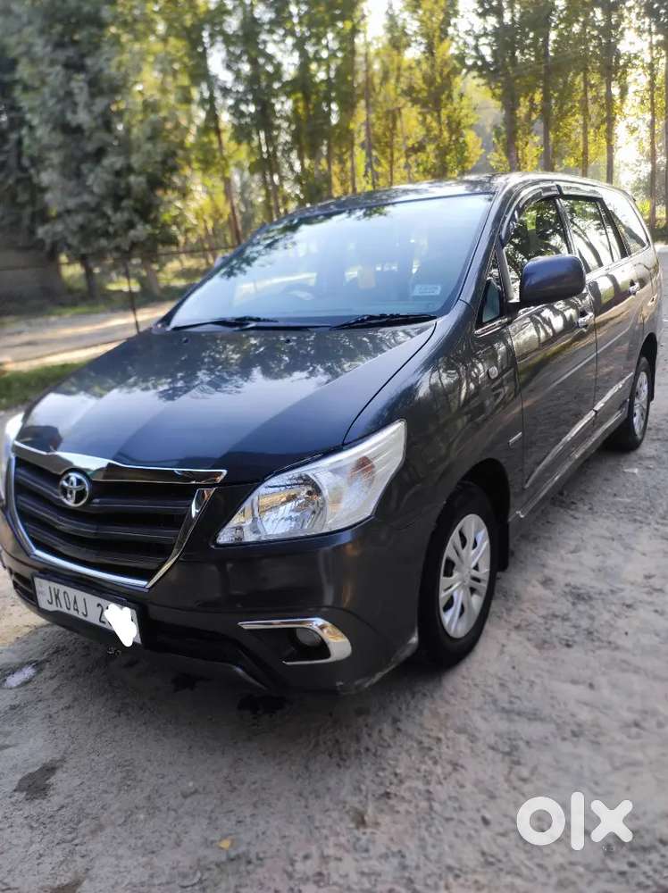 Toyota Innova 2015