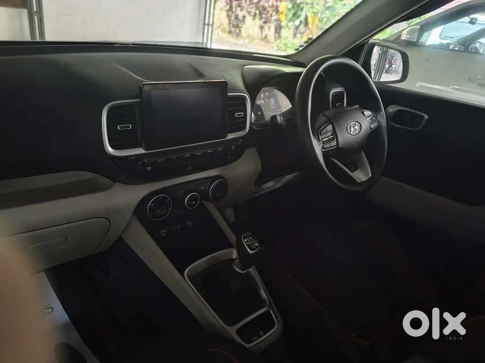 Hyundai Venue 2024 Diesel 37000 Km Driven