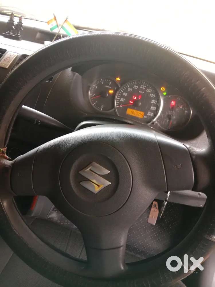 फुल कंडिशन गाडी