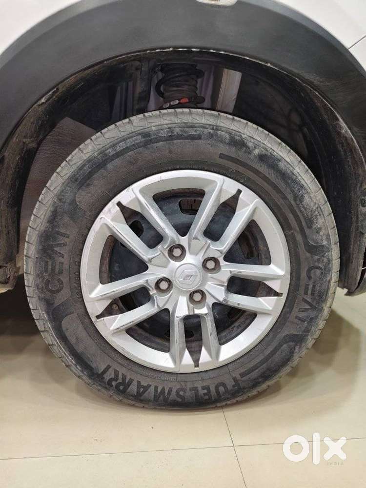 Renault Triber Rxl, 2023, Petrol