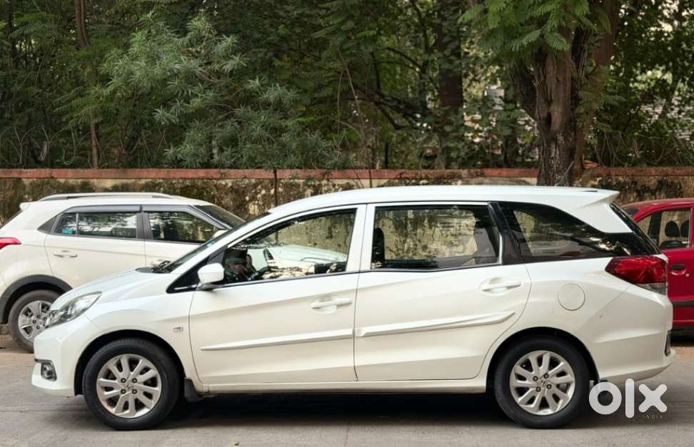 Honda Mobilio 1.5 V I-vtec, 2015, Cng & Hybrids