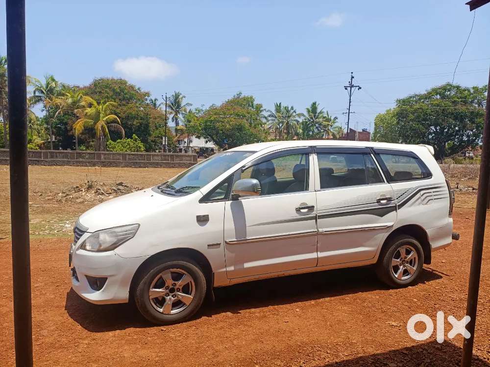 Toyota Innova 2013 Diesel 299999 Km Driven
