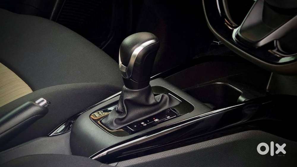 Toyota Glanza 1.2 V Amt, 2025, Petrol