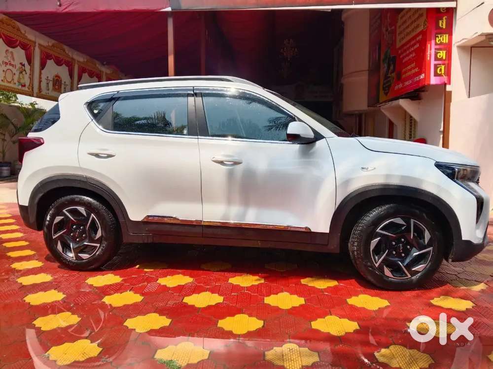 Kia Sonet 2024 October Petrol 10000 Km Driven