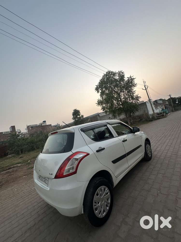 Maruti Suzuki Swift Lxi Optional-o, 2017, Petrol