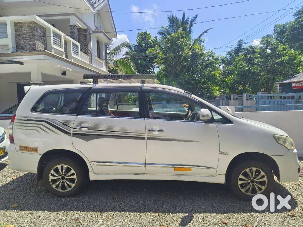 Toyota Innova 2.0 E 2015
