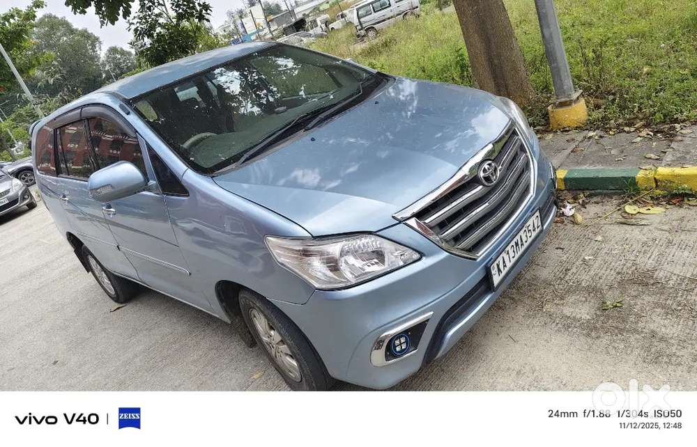 Toyota Innova 2010 Diesel 200000 Km Driveno