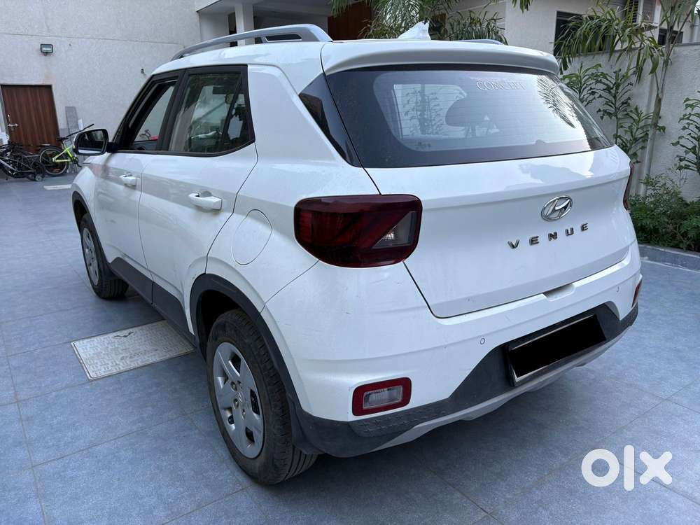 Hyundai Venue 1.2 S Plus, 2022, Petrol