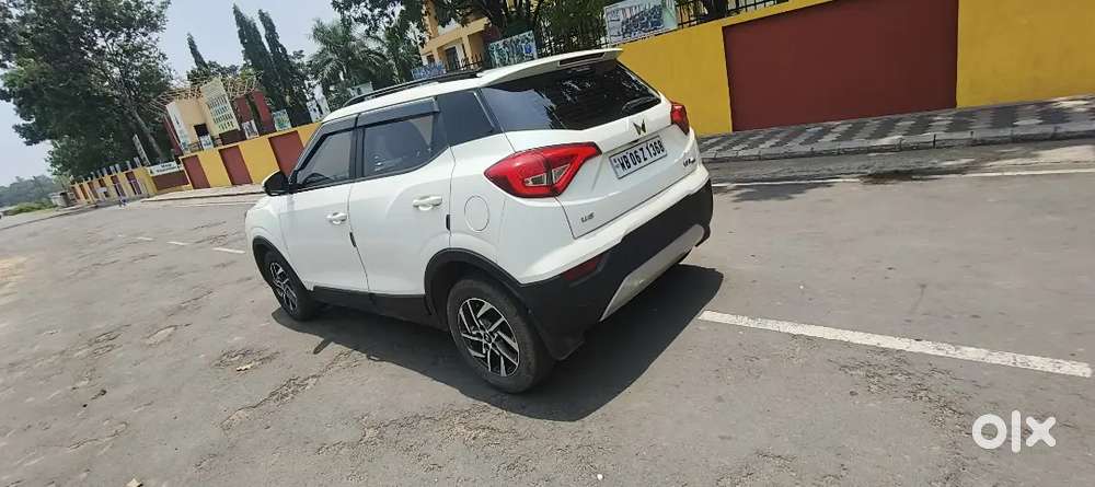 Mahindra Xuv300 (w8) 2023 Petrol 6000 Km Driven
