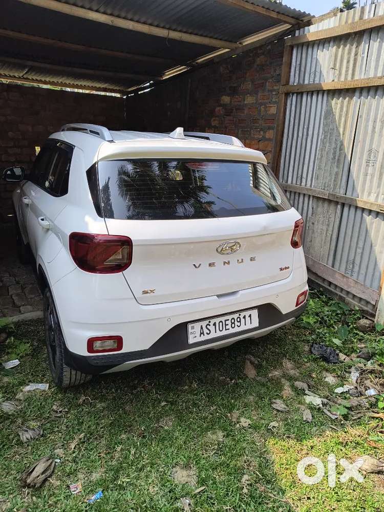 Hyundai Venue 2021 Petrol Well Maintained