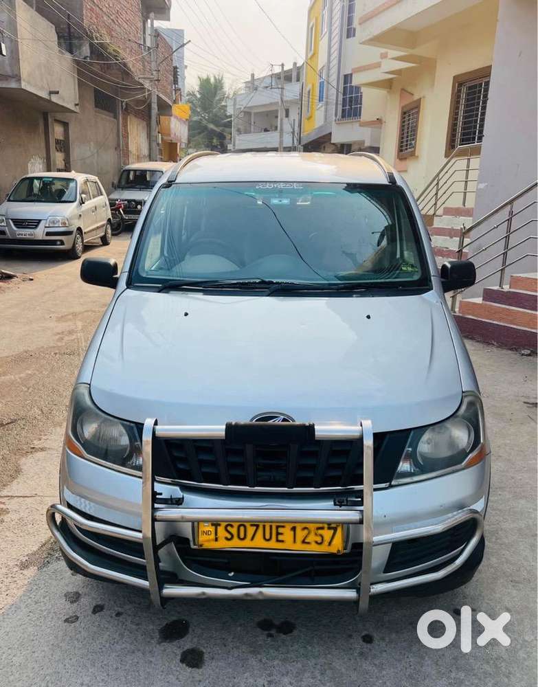 Selling Mahindra Xylo
