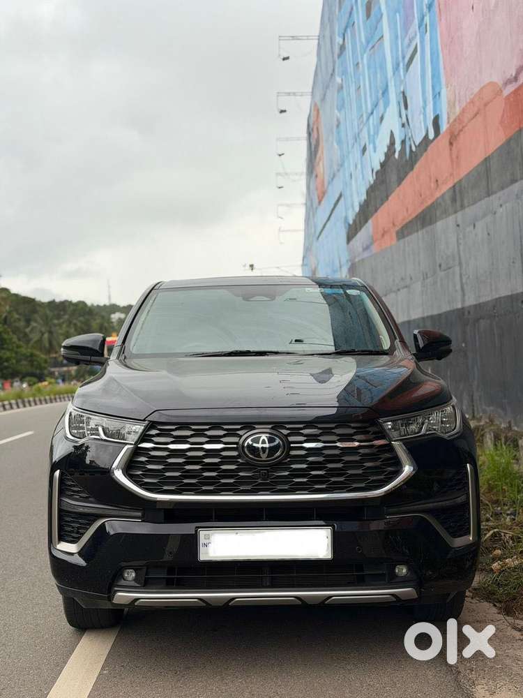 Toyota Innova Hycross 2.0 Zx (o) Hybrid 7 Str, 2025, Petrol
