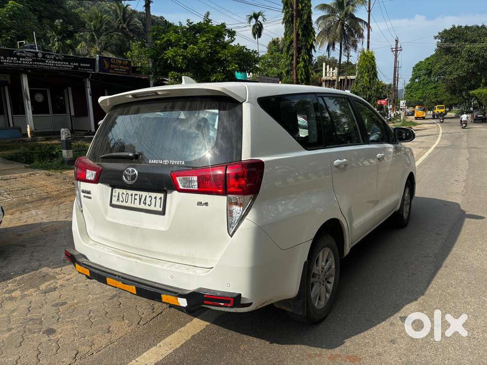 Toyota Innova Crysta [2020-ongoing] 2.4 Gx 8 Str, 2024, Diesel