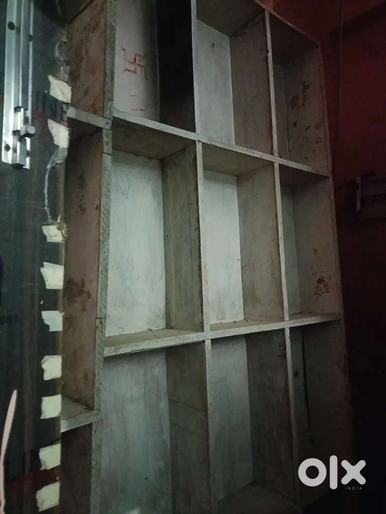 Counter or rack for shop