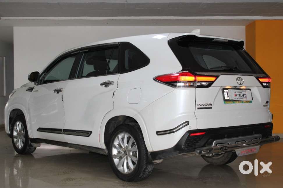 Toyota Innova Hycross 2.0 Vx Hybrid 8 Str, 2023, Petrol