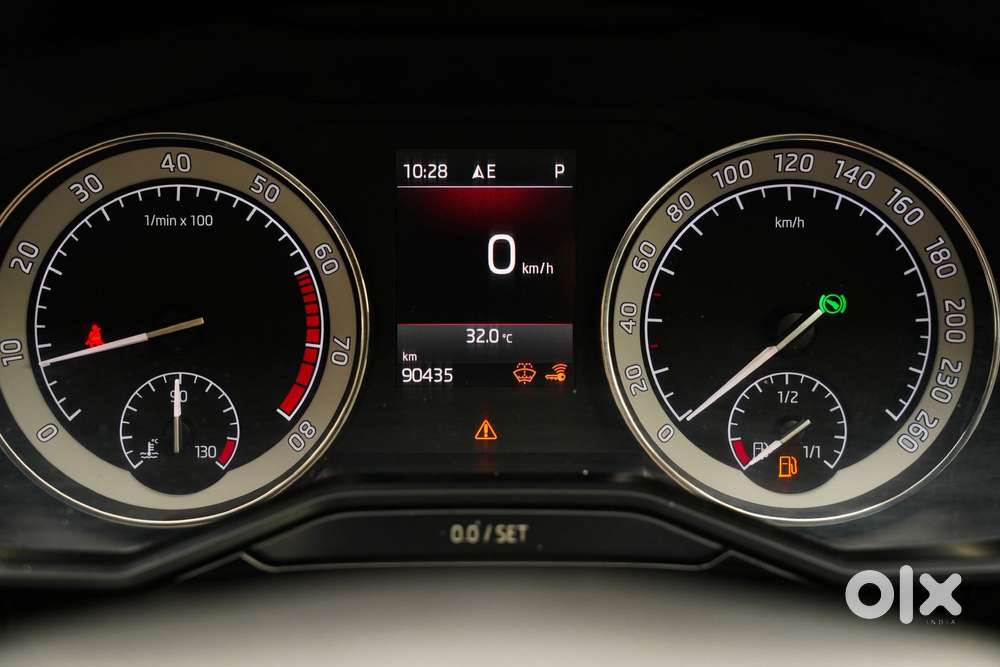 Skoda Superb 2.0 L&k Tsi At, 2018, Petrol