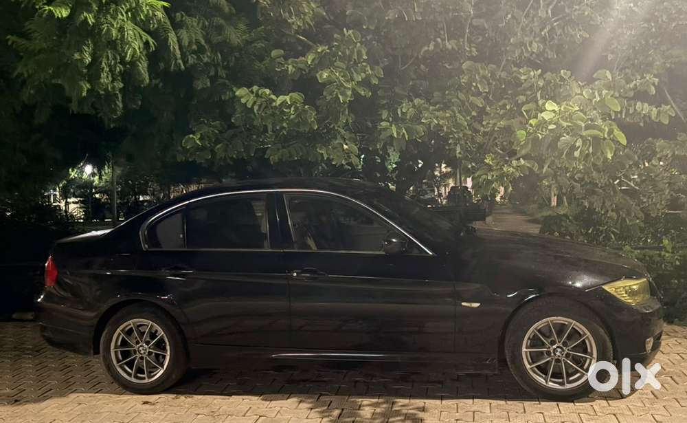 2012 Bmw 3 Series (black )