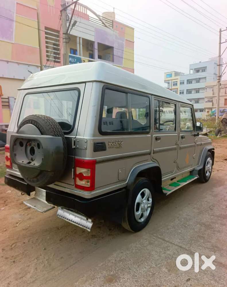 Bolero Xl 10 Seater (2008)