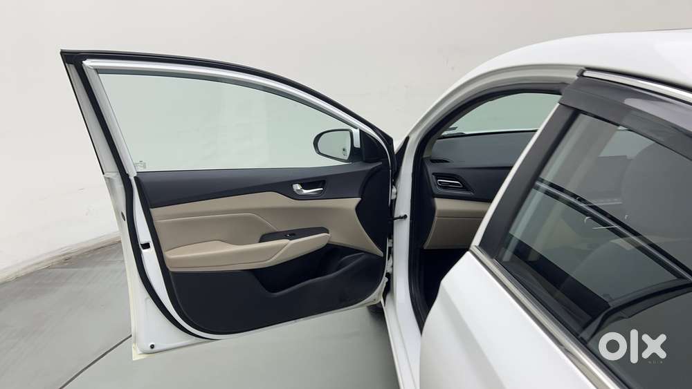 Hyundai Verna 1.5 Sx (o) Vtvt Ivt, 2022, Petrol