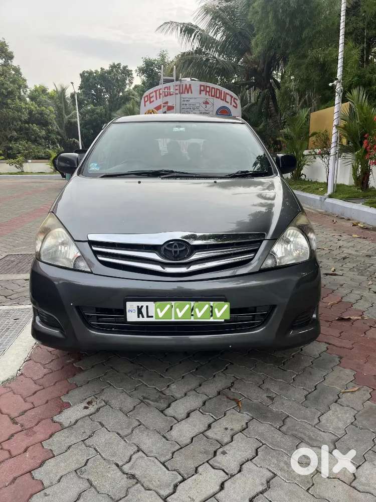 Toyota Innova 2010 Diesel Well Maintained