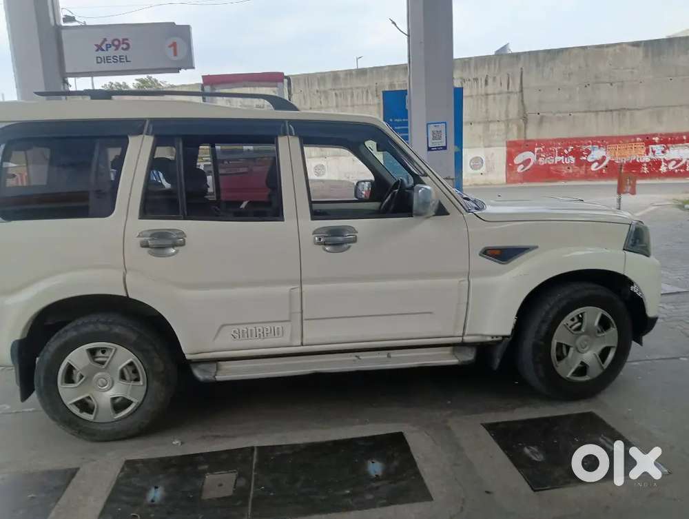 Mahindra Scorpio 2015 Diesel 88000 Km 2nd Owner