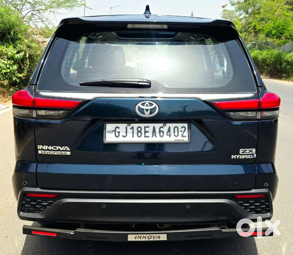 Toyota Innova Hycross 2.0 Zx (o) Hybrid 7 Str, 2023, Petrol