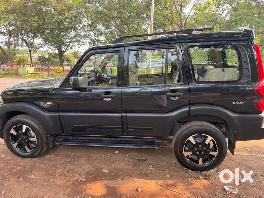 Scorpio Classic S 2023 October Showroom Recorded A1 Condtn Excellent