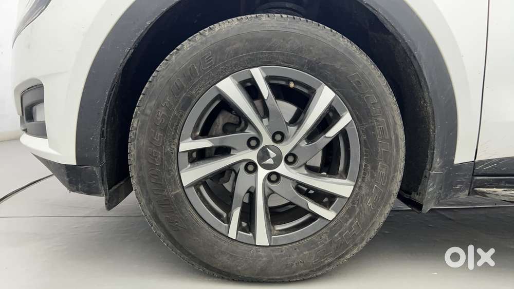 Mahindra Xuv700 2.2 Ax 5 Diesel At Str, 2023, Diesel