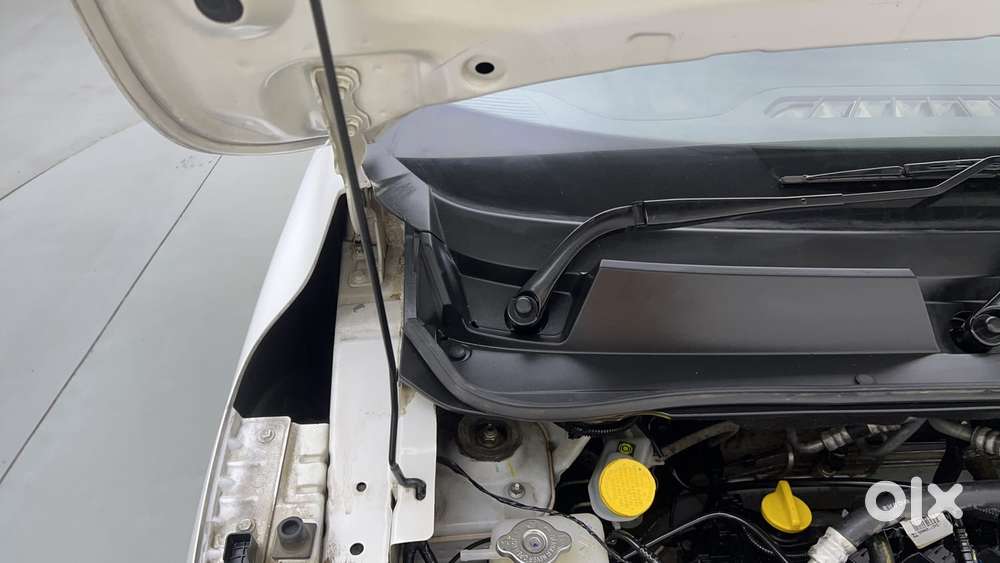 Renault Triber Rxz, 2022, Petrol