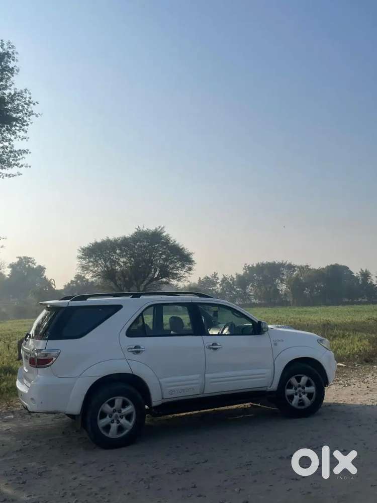 Toyota Fortuner 4×4 Diesel 2011 Model