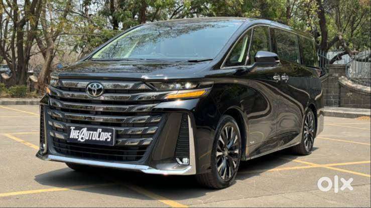 Toyota Vellfire 2024 Petrol Executive Lounge