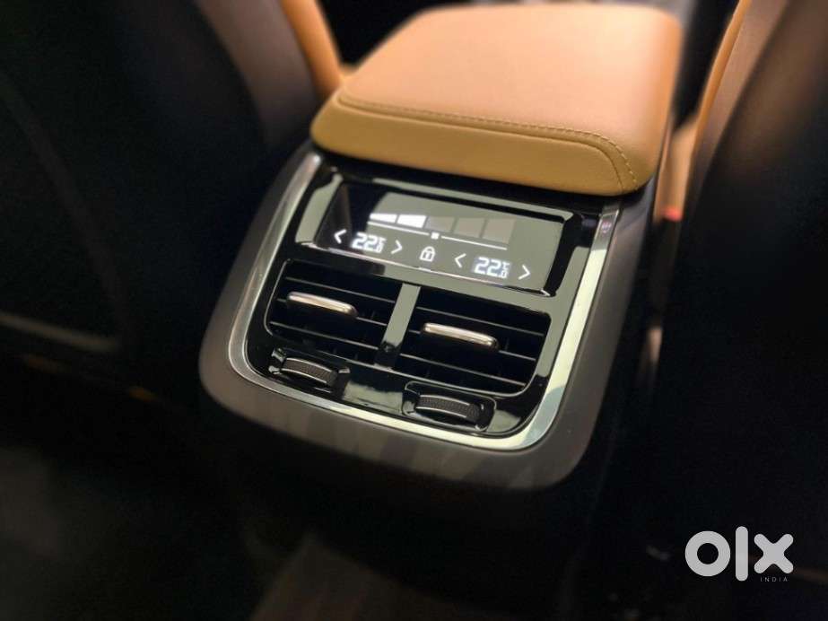 Volvo Xc60 2.0 B5 Ultimate, 2023, Petrol