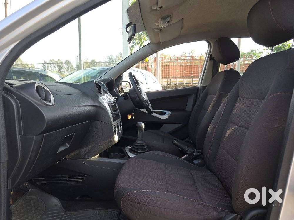 Ford Figo 2012-2015 Petrol Titanium, 2010, Petrol