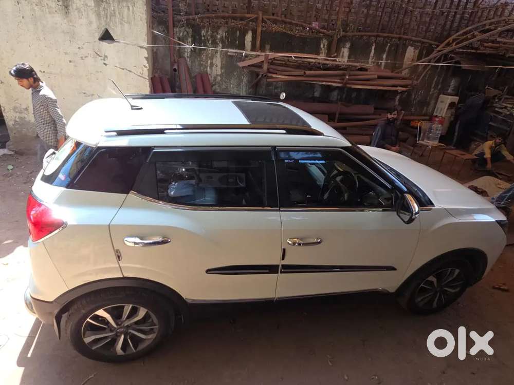 Mahindra/xuv300/w8