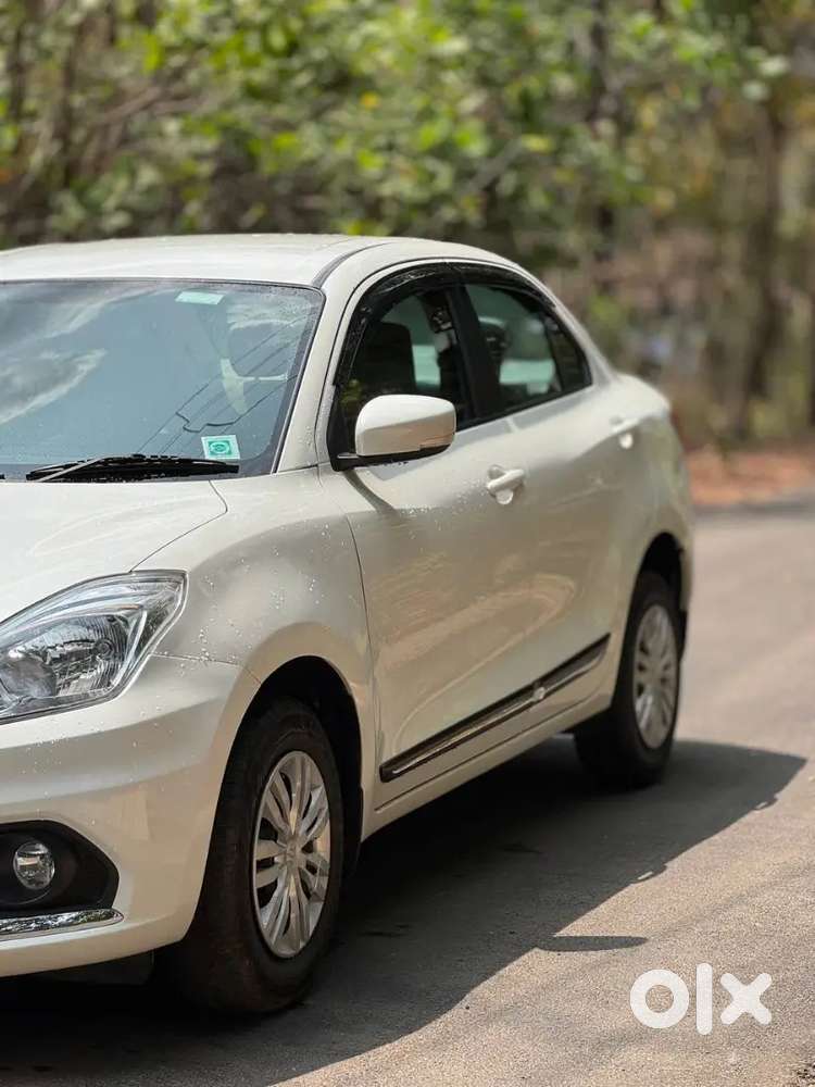 Maruti Suzuki Dzire 2022 Petrol 26700 Km Driven