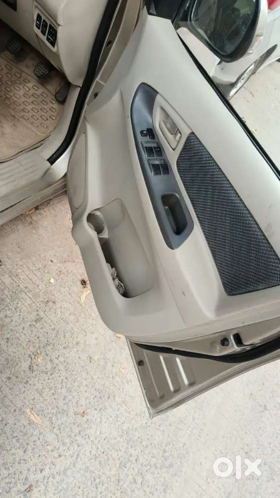 Toyota Innova 2012 Diesel 125000 Km Driven