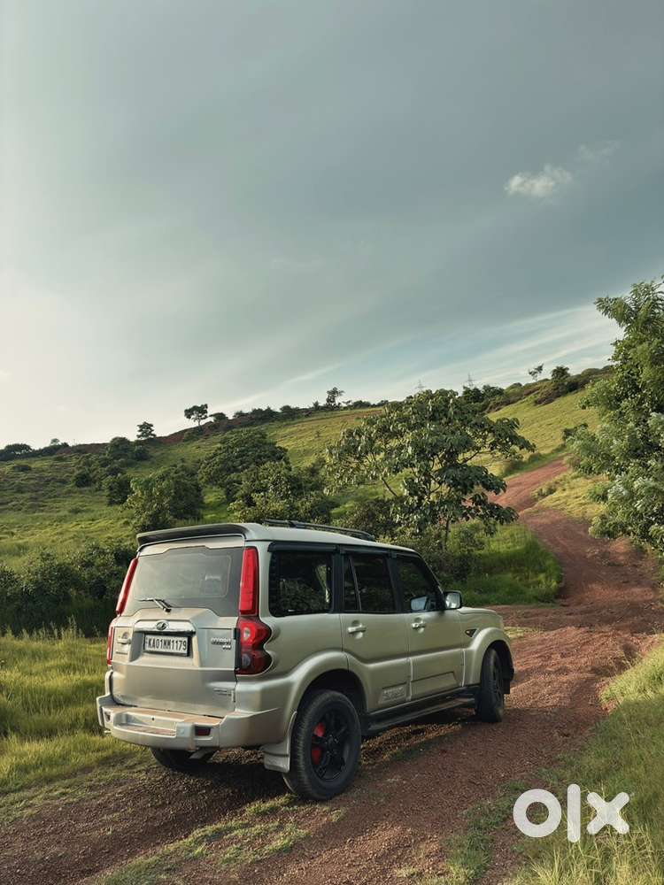 Mahindra Scorpio S10 2015 Year