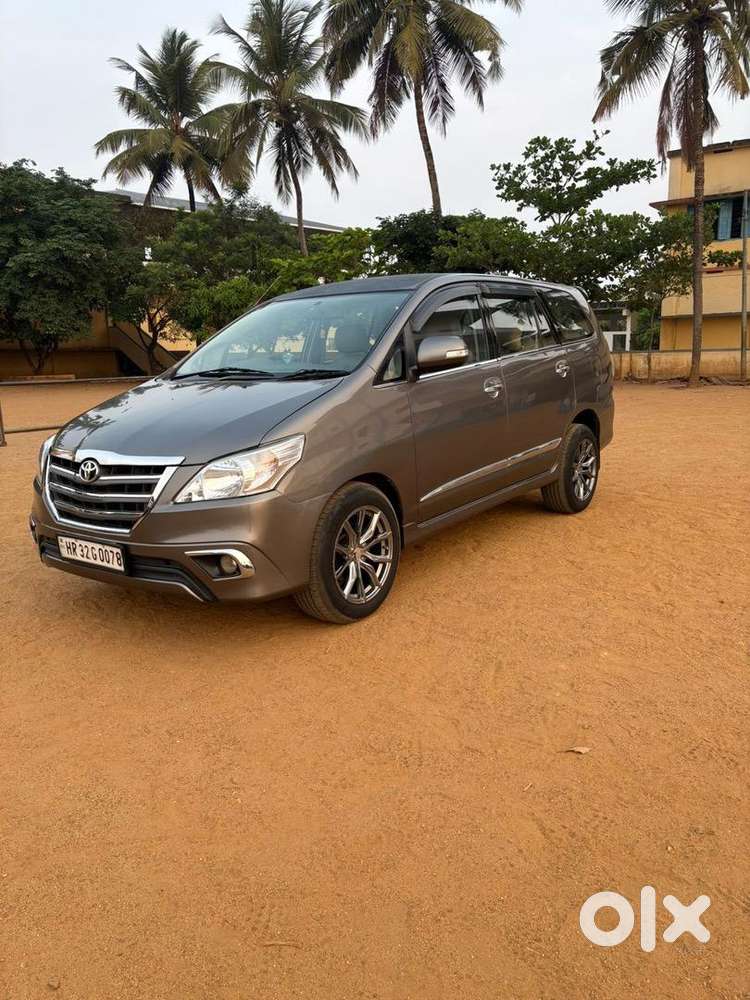 Toyota Innova V