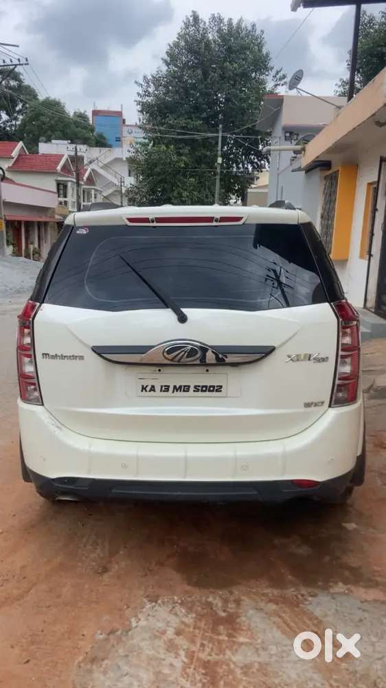 Xuv 500 W10 Top End 
Sunroof 
Button Start 
Good Condition 
If A
