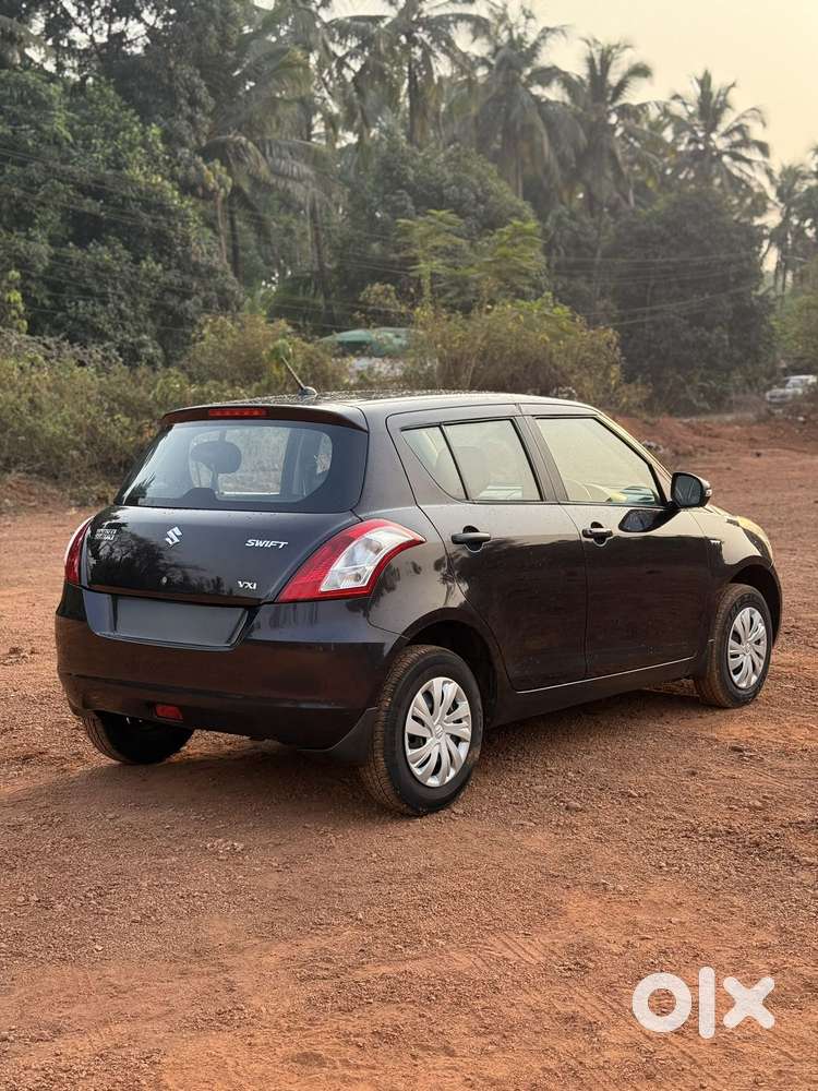 Maruti Suzuki Swift Vxi 1.2 Abs Bs-iv, 2016, Petrol