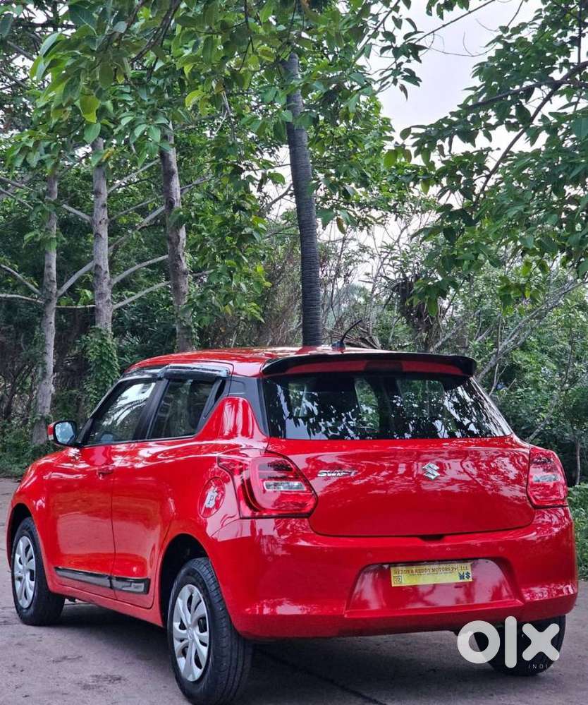 Maruti Suzuki Swift Vxi + Manual, 2022, Petrol