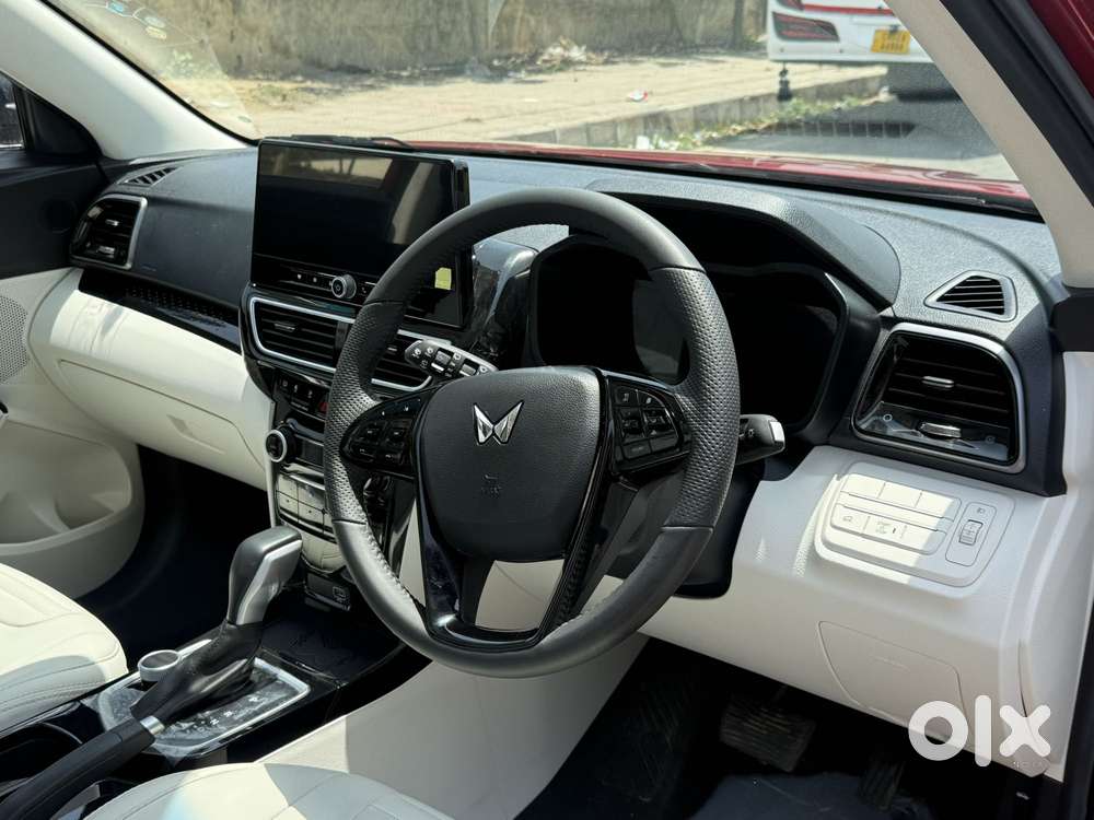 Mahindra Xuv 3xo Ax5 Pm At, 2025, Petrol