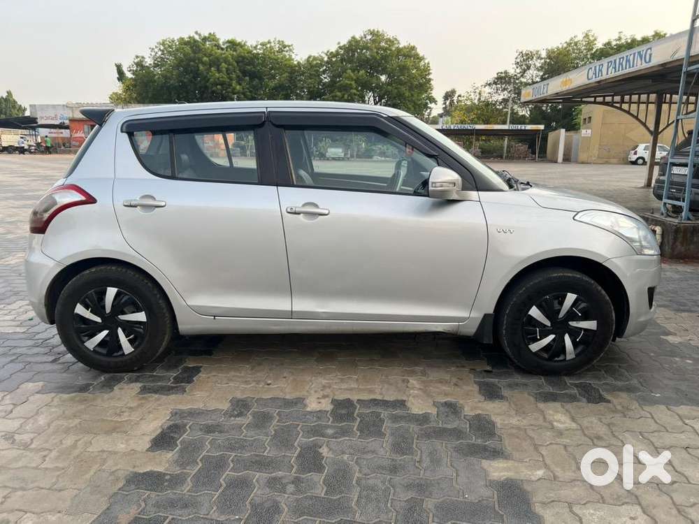 Maruti Suzuki Swift 2012 Cng & Hybrids 76000 Km Driven