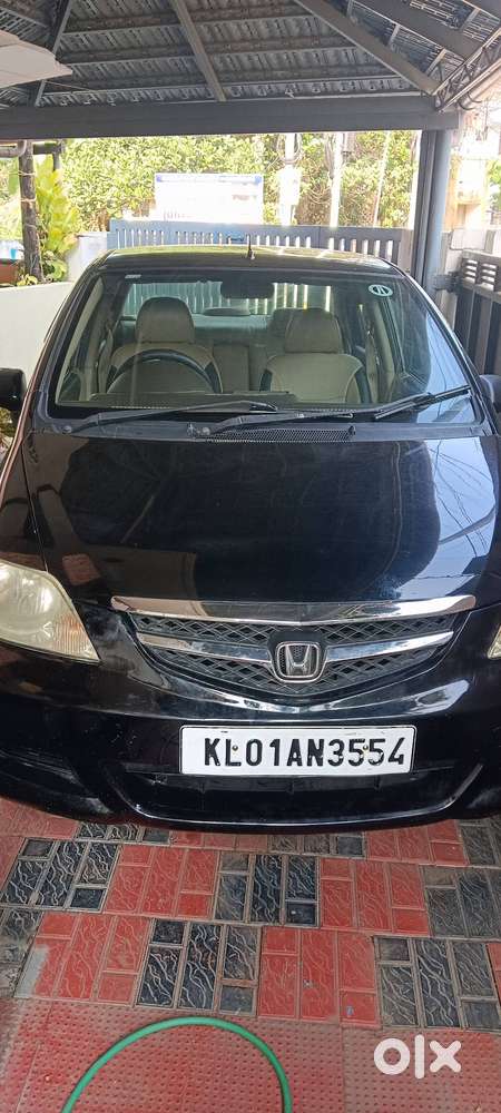 Black Honda City