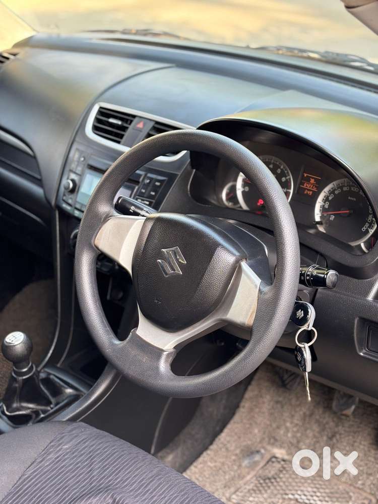 Maruti Suzuki Swift Vxi, 2016