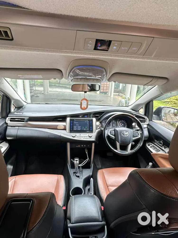 Toyota Innova Crysta 2.8z 2016