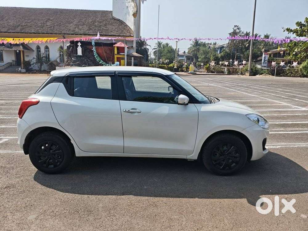 Maruti Suzuki Swift Vxi + Manual, 2022, Petrol