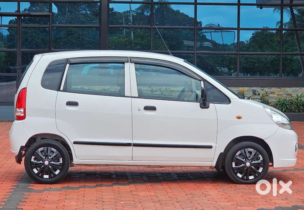 Maruti Suzuki Zen Estilo Lxi Bs Iv, 2011, Petrol